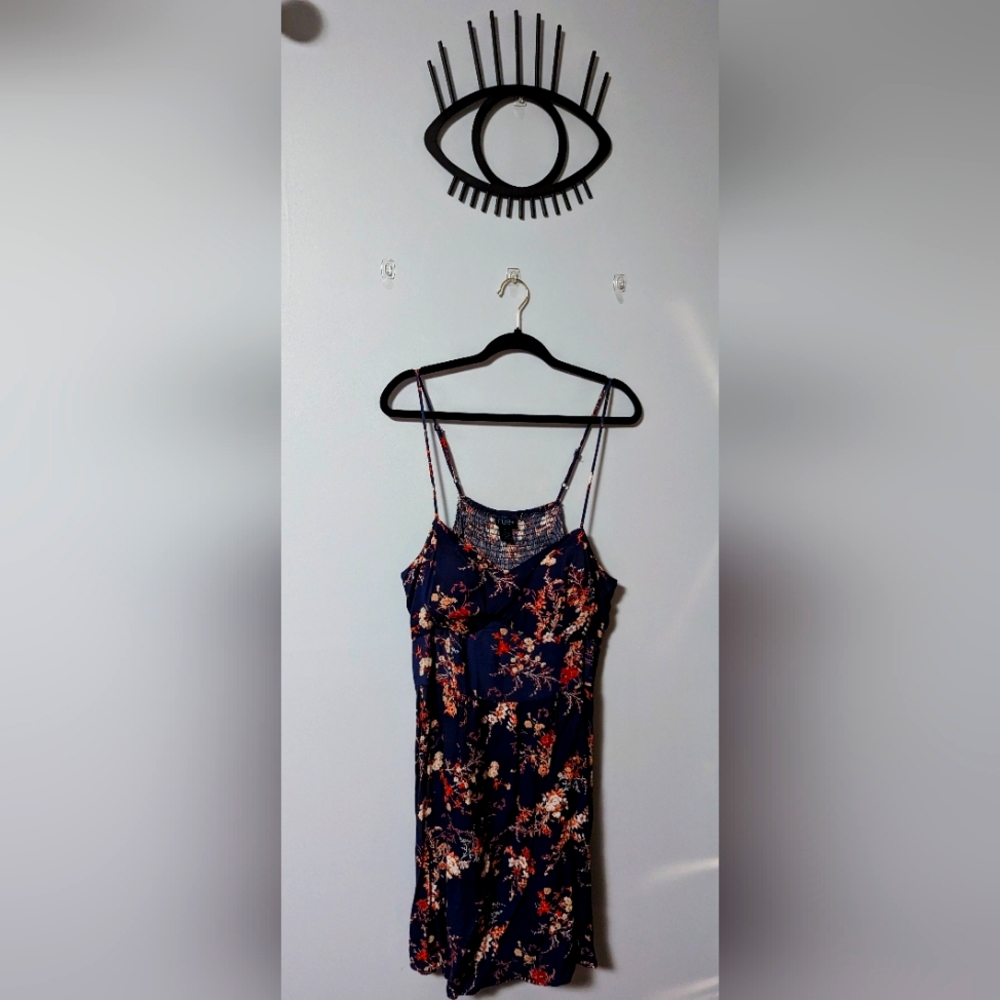 1x navy low cut top